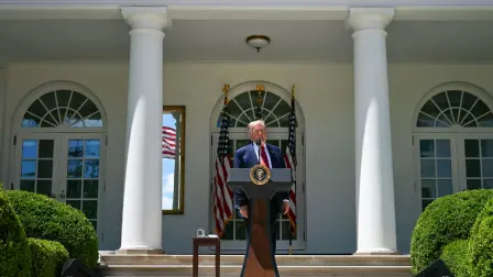 El presidente de Estados Unidos, Donald Trump, insistió nuevamente este viernes en que "los cárteles controlan México" después de que su homóloga mexicana, Claudia Sheinbaum, aseguró que las autoridades habían logrado reducir significativamente el paso de fentanilo hacia el país vecino.

Para más información del tema, visita: https://www.eleconomista.com.mx/internacionales/trump-insiste-carteles-gobiernan-mexico-nadie-20260508-812605.html

¡Síguenos en nuestras redes sociales para mantenerte informado!

Twitter: https://twitter.com/eleconomista 
Facebook: https://www.facebook.com/ElEconomista.mx
Instagram: https://www.instagram.com/eleconomistamx
LinkedIn: https://www.linkedin.com/company/el-economista/

#ElEconomista #Trump #México