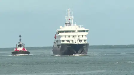 El crucero que desató alarma internacional por un brote de hantavirus atracó el lunes en el puerto de Róterdam, con el mínimo de la tripulación que deberá cumplir varias semanas de cuarentena. 

¡Síguenos en nuestras redes sociales para mantenerte informado! 

Twitter: https://twitter.com/eleconomista 
Facebook: https://www.facebook.com/ElEconomista.mx 
Instagram: https://www.instagram.com/eleconomistamx 
LinkedIn: https://www.linkedin.com/company/el-economista/ 

#ElEconomista #EETV #AFP