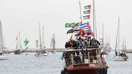 El secretario de Relaciones Exteriores, Roberto Velasco Álvarez, exigió a las autoridades israelíes el pleno respeto a los derechos humanos de los connacionales detenidos en el marco de la Flotilla Global Sumud.

¡Síguenos en nuestras redes sociales para mantenerte informado!