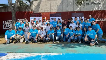 AT&T México, Comex y Blue Women Pink Men rehabilitan 100 canchas para impulsar el deporte y la cohesión social.