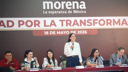 Ariadna Montiel Reyes (centro), presidenta nacional de Morena.