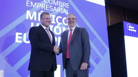Maroš Šefčovič, comisario de Comercio y Seguridad Económica de la Comisión Europea y Marcelo Ebrard, secretario de Economía de México.