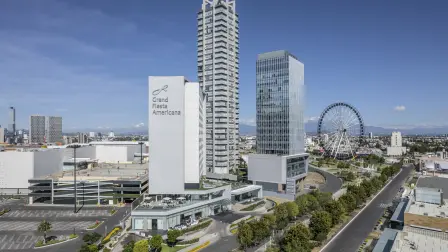 La fachada de Grand Fiesta Americana Puebla Angelópolis refleja una década de operación en uno de los principales corredores turísticos y empresariales de la ciudad.