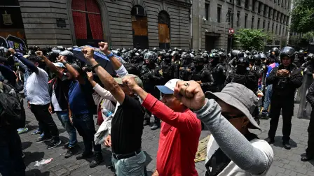 Manifestación de integrantes de la CNTE en el Centro de la Ciudad de México.