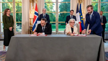 El presidente de Francia, Emmanuel Macron destacó que el acuerdo es un "hito muy importante" para la relación bilateral y supondrá "el motor de una cooperación muy ambiciosa".