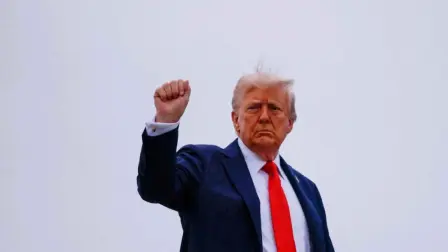 El presidente Trump dijo que estaba a punto de ordenar nuevos ataques contra las centrales eléctricas y los puentes de Irán si Teherán no está dispuesto a firmar un acuerdo.

Para más información del tema, visita: https://www.eleconomista.com.mx/internacionales/trump-dice-iran-tardado-demasiado-negociar-pagaran-consecuencias-20260610-817743.html

¡Síguenos en nuestras redes sociales para mantenerte informado!

#ElEconomista #Trump #GuerraenIrán