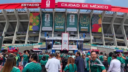 Llegada de los aficionados al partido inaugural de la Copa del Mundo 2026 en el Estadio Ciudad de México.
