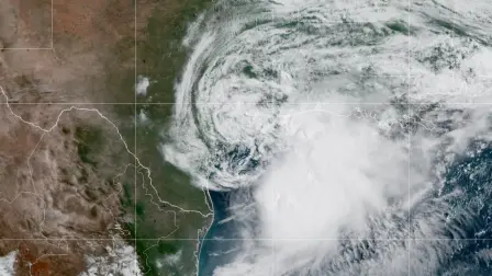 Las autoridades han activado una advertencia de tormenta tropical desde High Island, Texas, hasta Morgan City, en el estado de Luisiana.