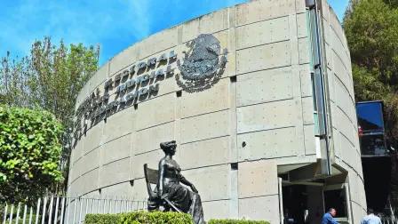 El pleno del Tribunal Electoral del Poder Judicial de la Federación aprobó por unanimidad de votos el proyecto del magistrado Reyes Rodríguez Mondragón en el que rechaza una impugnación interpuesta por Morena en contra de la Dirección Ejecutiva de Prerrogativas y Partidos Políticos del INE.