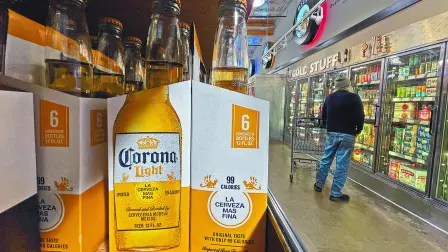 La cerveza mexicana es un producto fundamental para miles de restaurantes, bares, tiendas y negocios de propietarios hispanos en EU.