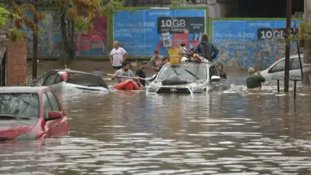 ¿El seguro de auto paga si el motor termina desvielado en una inundación? Descubre qué cubre tu póliza y que situaciones podrían dejarte sin indemnización.

Para más información del tema, visita: https://www.eleconomista.com.mx/finanzaspersonales/pension-imss-ley-73-tienes-edad-semanas-cotizadas-puedes-retirarte-20260622-819701.html

Twitter: https://twitter.com/eleconomista 
Sitio web: https://www.eleconomista.com.mx/ 
Facebook: https://www.facebook.com/ElEconomista.mx 
Instagram: https://www.instagram.com/eleconomistamx 

#ElEconomista #EETV #FinanzasPersonales