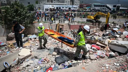 La Secretaría de Relaciones Exteriores informó que el personal de la embajada de México en Venezuela ha tenido contacto con 73 personas residentes o que se encontraban en tránsito en el país sudamericano que fue sacudido el miércoles por dos fuertes terremotos.