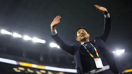 El entrenador de Japón, Hajime Moriyasu, celebrando victoria de su equipo.