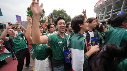 Aspectos de los fanáticos mexicanos previo al partido contra Ecuador.