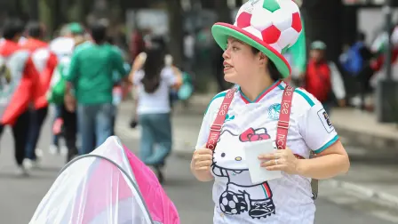 Aficionados se congregan en Paseo de la Reforma para ver el partido México vs. Ecuador del Mundial 2026.