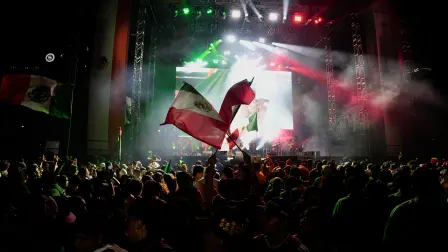 Miles de personas salieron a las calles de la CDMX tras el triunfo de la Selección Mexicana frente a Ecuador en la eliminatoria de dieciseisavos de final.