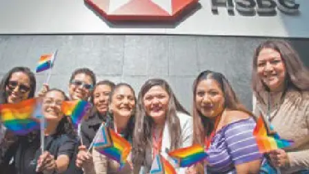 Colaboradoras de HSBC México participan en actividades de Pride como parte de una agenda empresarial enfocada en inclusión, respeto y pertenencia