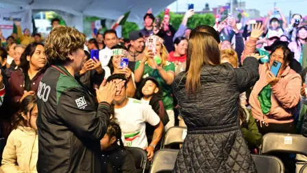 La presidenta de México presenció el partido de El Tri desde Nezahualcóytl.
