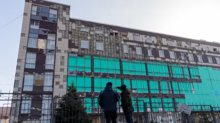 Un edificio dañado se encuentra en Bélgorod, la ciudad principal de la región rusa de Bélgorod, situada en el oeste del país y fronteriza con Ucrania.