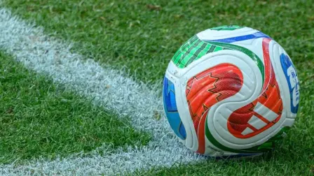 Tras 27 días ininterrumpidos de fútbol y emociones, el Mundial 2026 se toma una tregua de apenas 24 horas antes de la fase decisiva del torneo, en el que ya sólo quedan los ocho mejores equipos, que a partir del jueves disputarán los cuartos de final.

¡Síguenos en nuestras redes sociales para mantenerte informado!