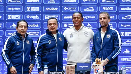 Joel Huiqui, el entrenador de Cruz Azul.