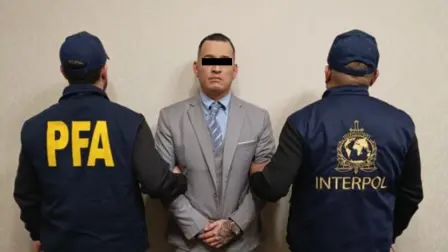 Rodolfo Junior Aguirre Covarrubias es requerido por la Justicia del Distrito Norte de Illinois por los delitos de posesión, distribución y comercialización de cocaína.