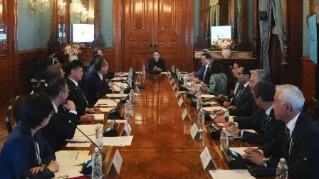 La presidenta de México, Claudia Sheinbaum, recibió integrantes de la Federación Empresarial de Japón y el embajador Kozo Honsei.