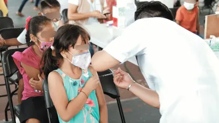 La vacunación infantil aumentó en 2025 y está recuperando los niveles previos a la pandemia del covid-19 en América Latina y el Caribe, aunque la protección contra el sarampión debe mejorar, afirmó este miércoles la Organización Panamericana de la Salud (OPS).

Para más información del tema, visita: https://www.eleconomista.com.mx/internacionales/america-latina-recupera-niveles-vacunacion-infantil-anteriores-covid-19-ops-20260715-823369.html

Twitter: https://twitter.com/eleconomista 
Sitio web: https://www.eleconomista.com.mx/ 
Facebook: https://www.facebook.com/ElEconomista.mx 
Instagram: https://www.instagram.com/eleconomistamx 

#ElEconomista #EETV #Geopolítica