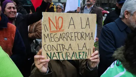 El 56% del país está en desacuerdo con la rebaja de impuestos, según la firma Cadem.