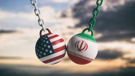 Irán afirmó el lunes que afronta una "guerra a gran escala" contra Estados Unidos, que lanzó una nueva ola de bombardeos nocturnos contra su territorio, incluida una ciudad en la que se encuentra una central nuclear.