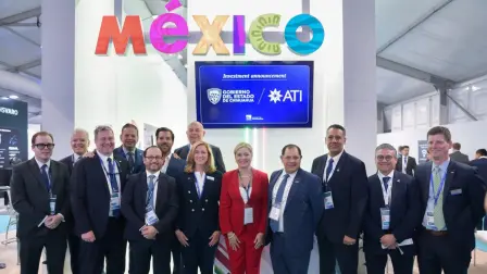 La gobernadora de Chihuahua, Maru Campos, asistió a la Feria Aeroespacial Farnborough 2026.