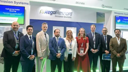María Eugenia Campos Galván, gobernadora de Chihuahua y directivos de Regal Rexnord en la Feria Aeroespacial Farnborough 2026.