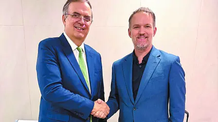 El secretario de Economía, Marcelo Ebrard, recibió a Jamieson Greer, representante comercial de EU, que llegó a la Ciudad de México ayer miércoles.