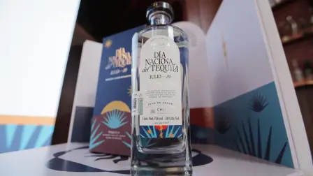 Develación de la Botella Institucional Conmemorativa del Día Nacional del Tequila.