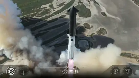 Lanzamiento de la SpaceX Starship desde la base espacial Starbase en Starbase, Texas.