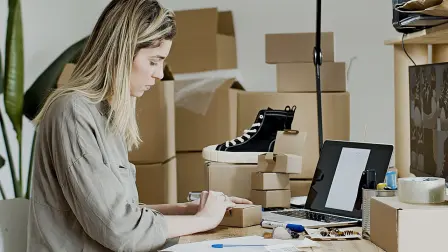 El régimen de Plataformas Digitales no sólo es para repartidores o choferes de aplicaciones, a través de este también deben tributar el creador de contenido y un emprendimiento digital. Así puedes cumplir tus obligaciones fiscales.