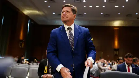 Jay Clayton, nuevo director de Inteligencia Nacional de EU.