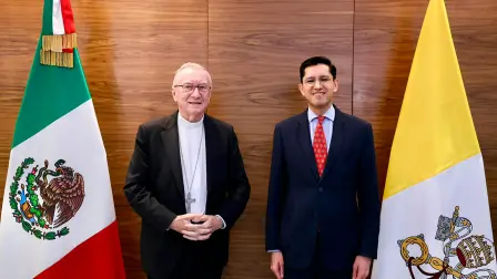 El canciller Roberto Velasco dio la bienvenida a México a Pietro Parolin, secretario de Estado de la Santa Sede.