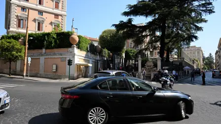 Delegación llega en convoy para ronda de conversaciones entre las delegaciones libanesa e israelí en la Embajada de Estados Unidos en Roma