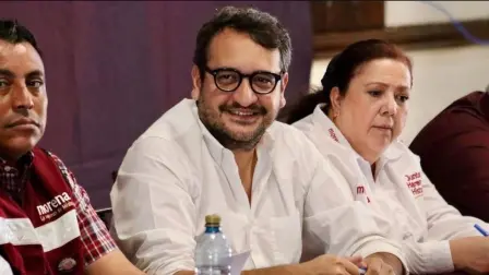 El gobierno de Estados Unidos retiró la visa a Andrés Manuel López Beltrán, hijo del expresidente López Obrador, por instrucciones del secretario del Departamento de Estado de EU, Marco Rubio, y el subsecretario de esa dependencia, Christopher Landau.

Para más información del tema, visita: 
https://www.eleconomista.com.mx/internacionales/corea-sur-vive-ultima-temporada-carne-perro-prohibicion-febrero-20260814-828288.html

¡Síguenos en nuestras redes sociales para mantenerte informado! 

Twitter: https://twitter.com/eleconomista 
Facebook: https://www.facebook.com/ElEconomista.mx 
Instagram: https://www.instagram.com/eleconomistamx 
LinkedIn: https://www.linkedin.com/company/el-economista/ 

#ElEconomista #EETV #Política