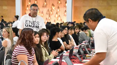 Aplicación del examen de control presencial de la UNAM en León y Oaxaca.