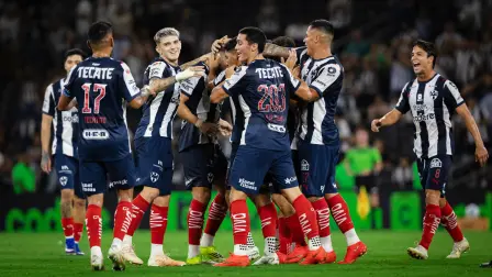 Rayados del Monterrey celebra su victoria.