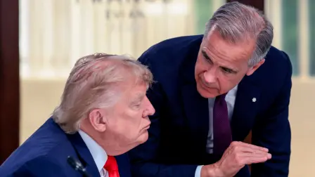 Donald Trump, presidente de Estados Unidos y Mark Carney, primer ministro de Canadá, durante una reunion de los líderes del G7 en Francia, el 16 de junio 2026.