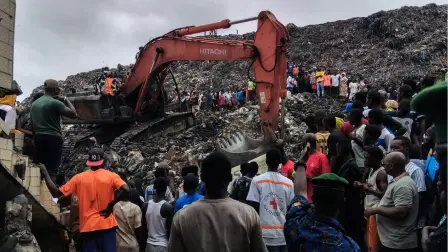 Derrumbe en vertedero de Guinea deja al menos 30 muertos