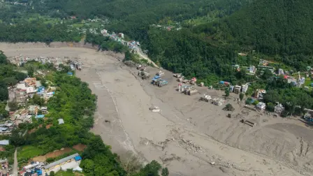 La Cancillería mantiene vigilancia sobre los mexicanos en Nepal tras las inundaciones y deslaves que han dejado al menos 98 muertos.