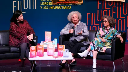 Ángela Davis desborda la UNAM.