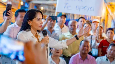 a excanidata presidencial opositora Luisa González.