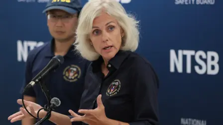 Jennifer Homendy, presidenta de la Junta Nacional de Seguridad del Transporte, ofrece una conferencia de prensa sobre la investigación del accidente del avión de Amazon Cargo.