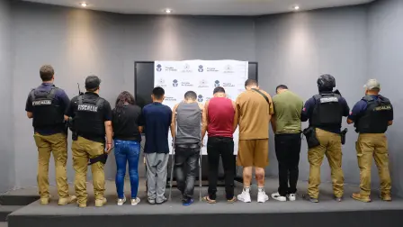 La fiscalía de Jalisco detalló que las seis personas detenidas fueron puestas a disposición de la autoridad judicial para que respondan por su probable responsabilidad en los delitos de trata de personas y desaparición cometida por particulares.