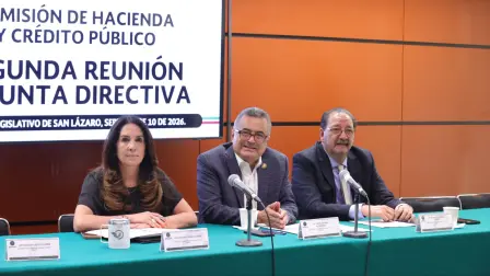 Integrantes de la Comisión de Hacienda.